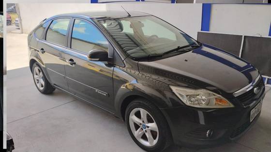 FORD FOCUS 1.6 GLX SEDAN 8V FLEX 4P MANUAL